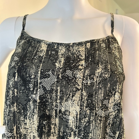 URBAN OUTFITTERS
Uo Camille Mini Dress In Black - Picture 6 of 8